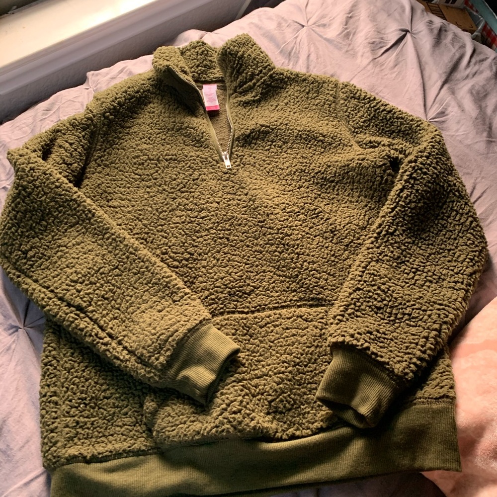 Army green pullover